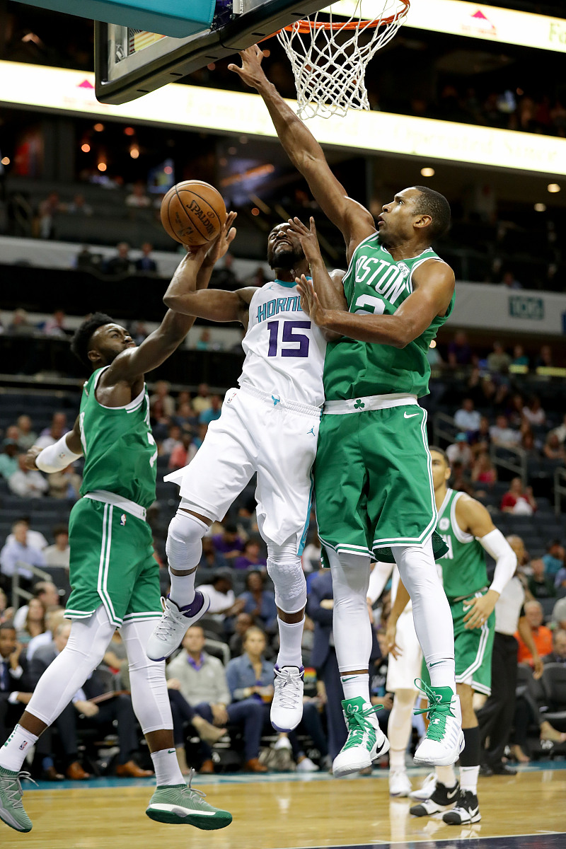 爱游戏免费直播 - 塔图姆回归赛场，关键助攻首场状态亮眼，澳大利亚队观众沸腾！