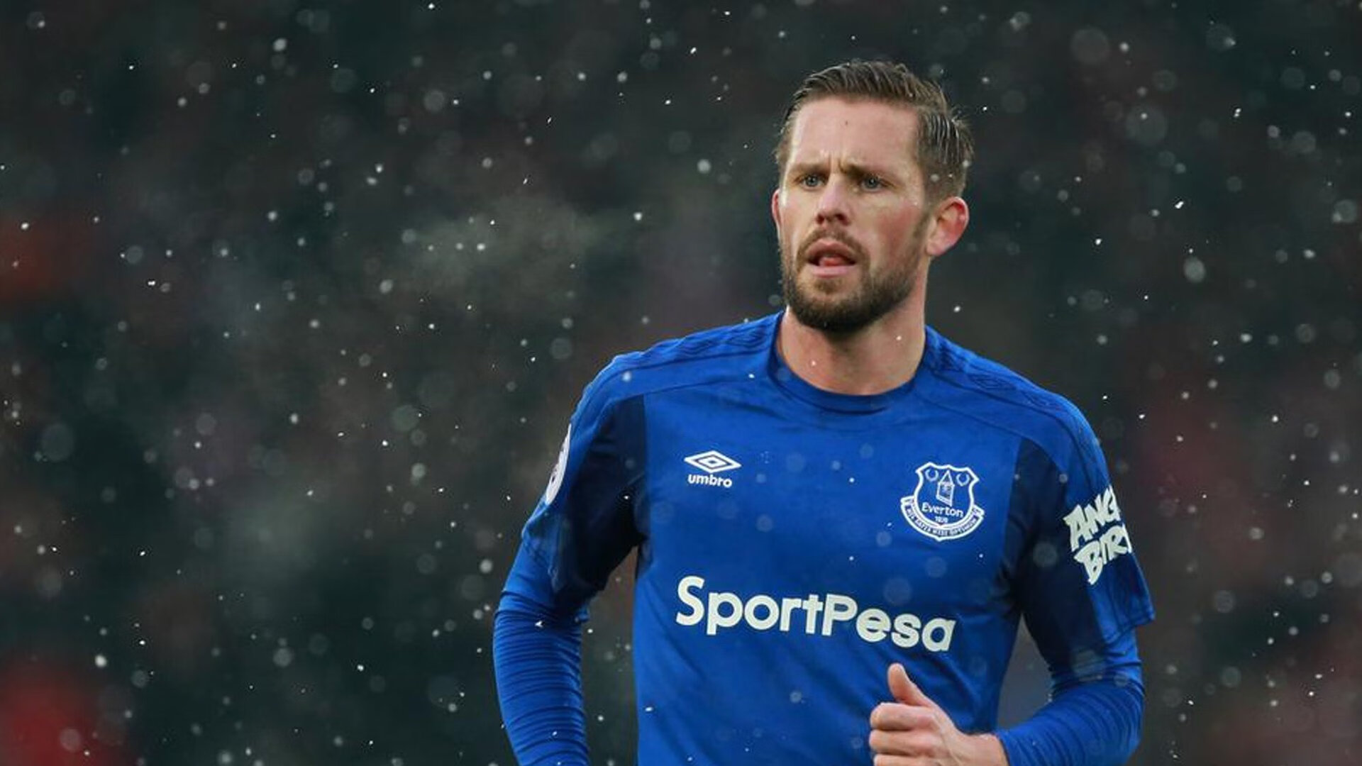 爱游戏 -库里巅峰对决，穆古鲁扎与60激战法国队分钟，逆转胜负难料！